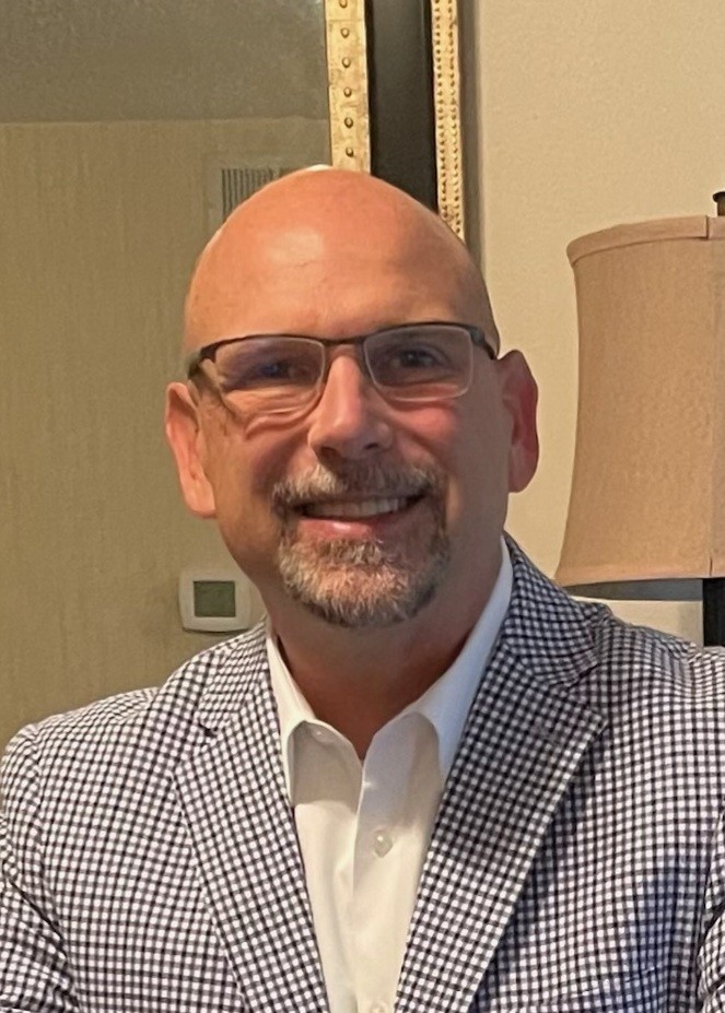 Juan Ramirez headshot